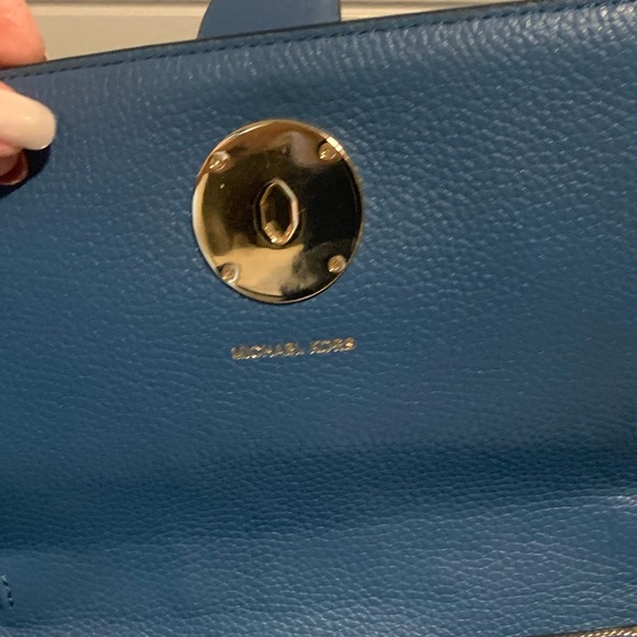 NWT MICHAEL KORS Triple Gusset Chambray Leather Crossbody Bag  dust bag - Picture 11 of 15